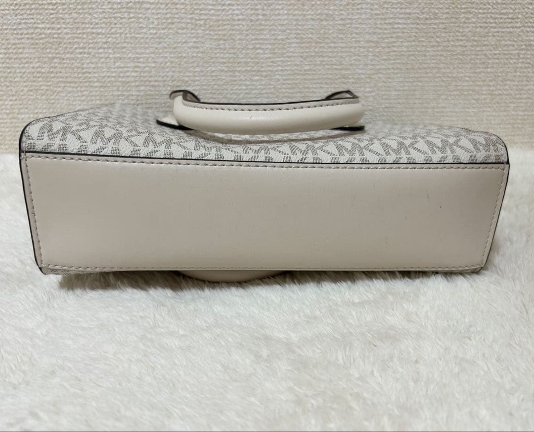 MICHAEL KORS SHEILA センタージップ サッチェル スモール