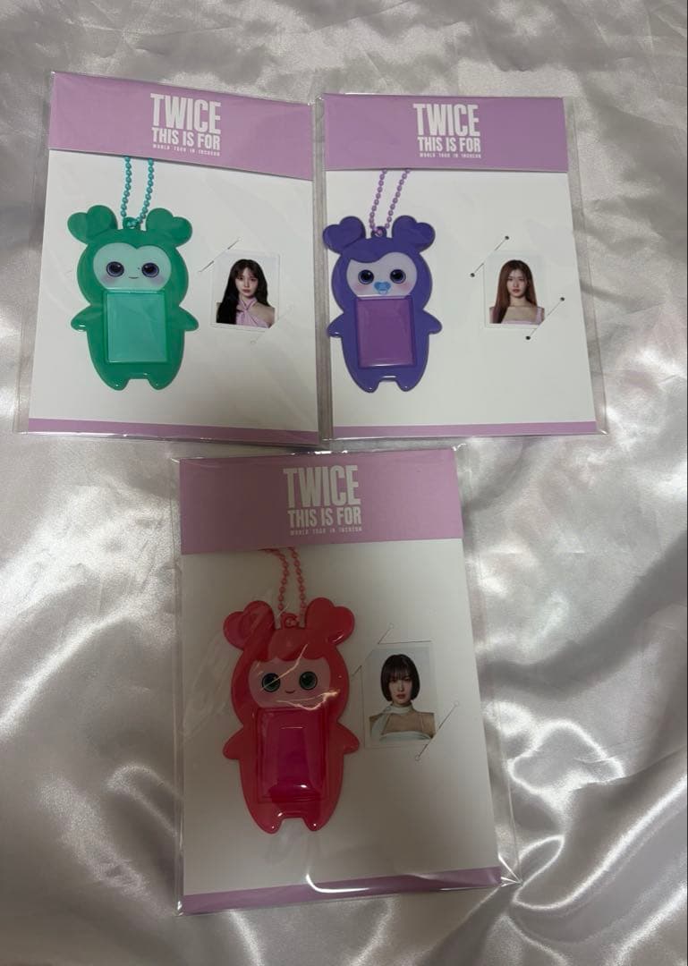 TWICE THIS IS FOR グッズ　PHOTO HOLDER