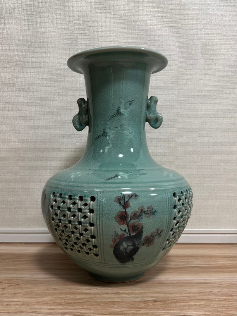 高麗青磁　天眞 壺（高さ40cm）透かし彫り