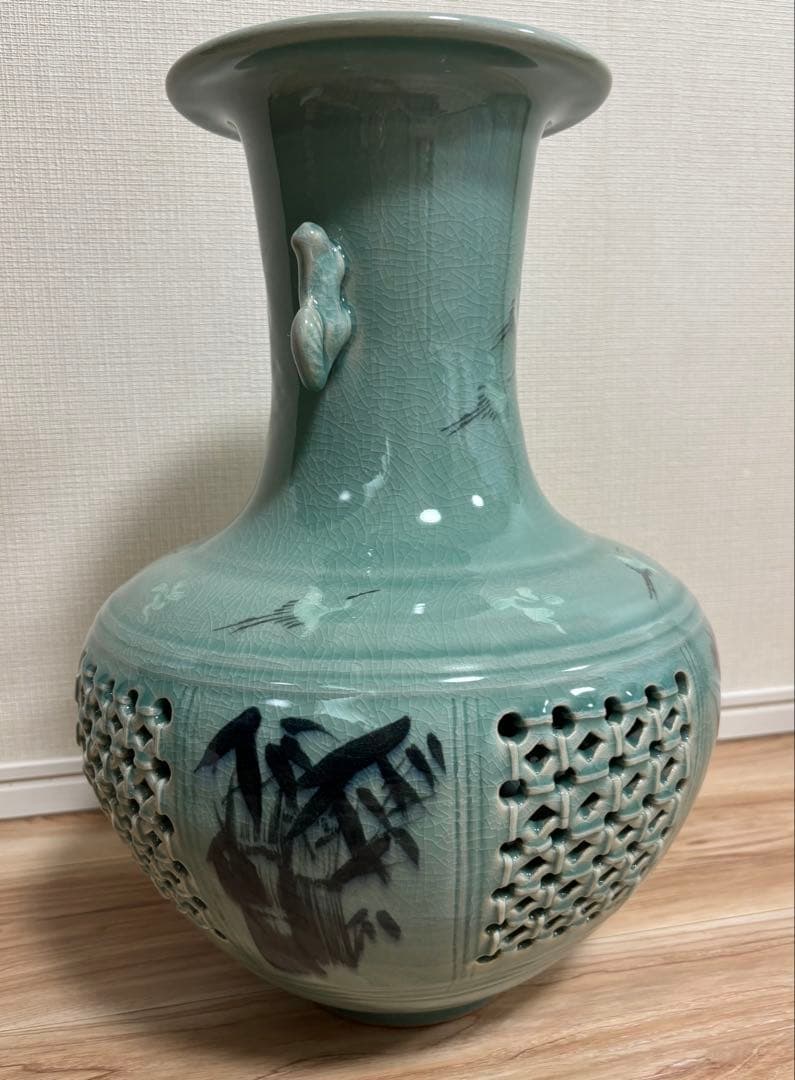 高麗青磁　天眞 壺（高さ40cm）透かし彫り