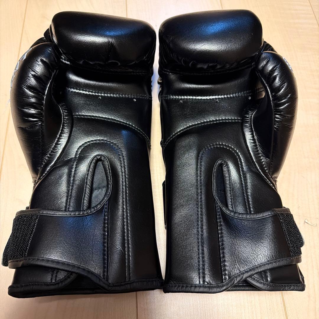 未使用品　GRIT ボクシンググローブ 黒　10オンス