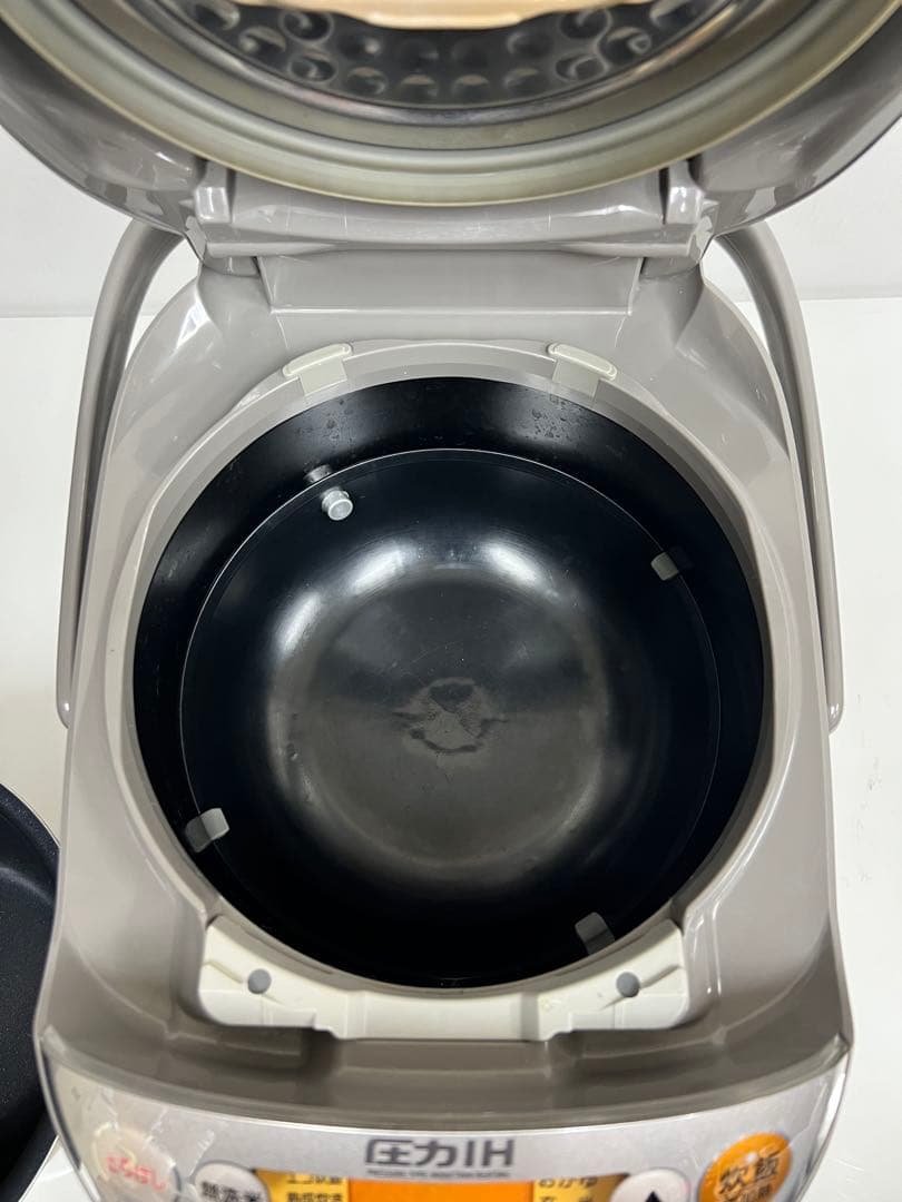 象印 ZOJIRUSHI 圧力IH炊飯ジャー NP-NR10（プラチナ厚釜）