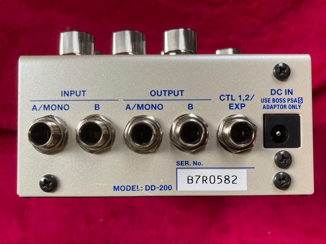 BOSS DD-200 DIGITAL DELAY（箱付・取説添付）