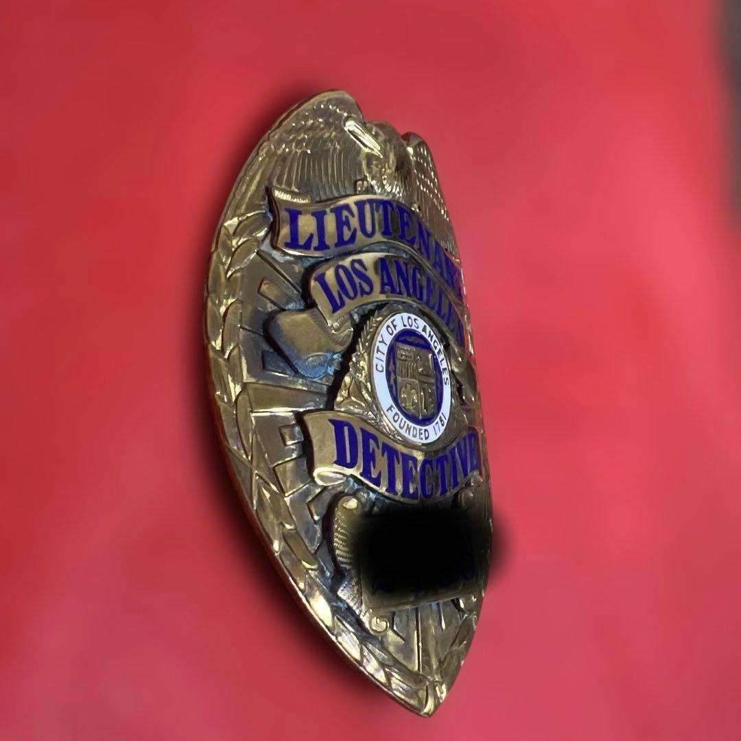 ロス市警バッジ Lieutenant Detective #2○○○（4桁）