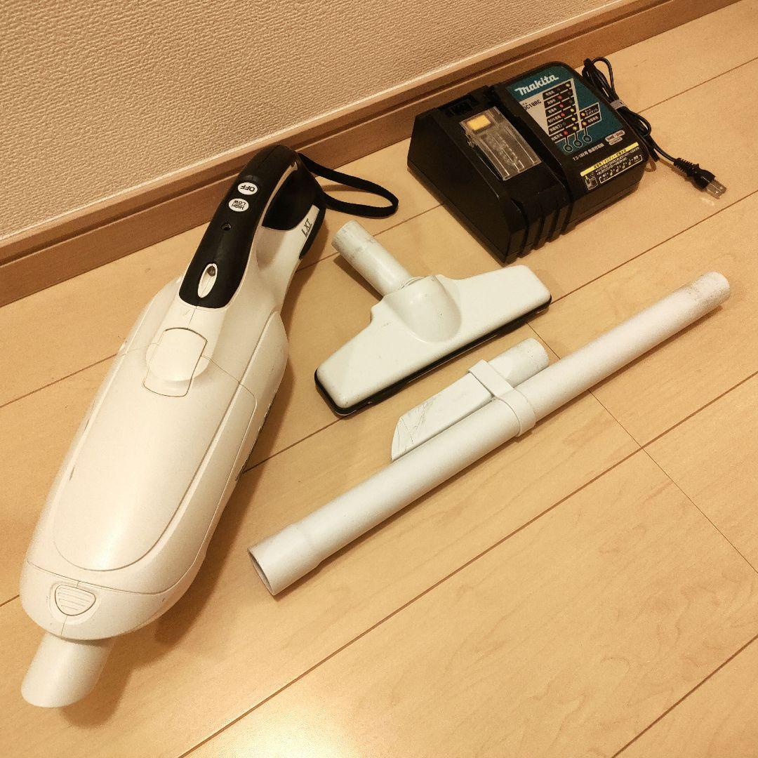 Makita 充電式ハンディクリーナー CL182FD 本体、充電器