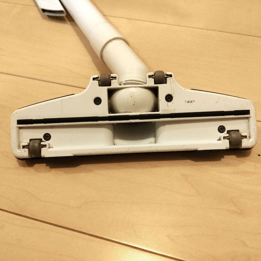 Makita 充電式ハンディクリーナー CL182FD 本体、充電器