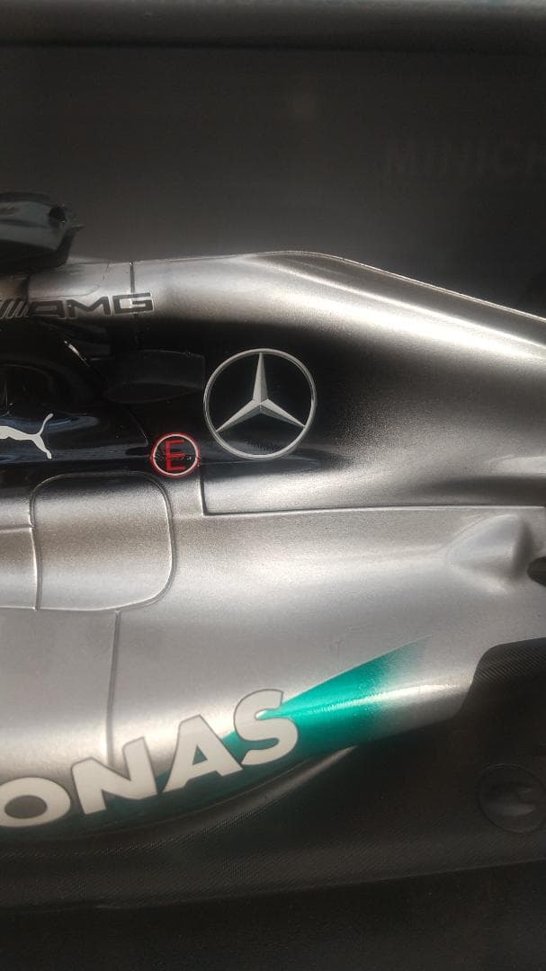 ミニチャンプス 1/18 メルセデス PETRONAS F1 L.ハミルトン