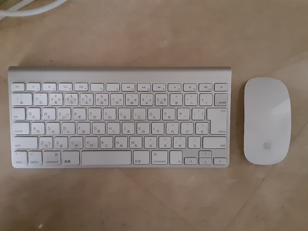 Apple iMac 21.5インチ　Late 2013