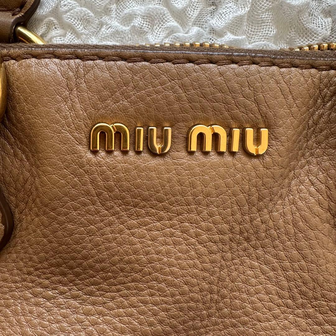 MIU MIU ブラウンレザー ハンドバッグ