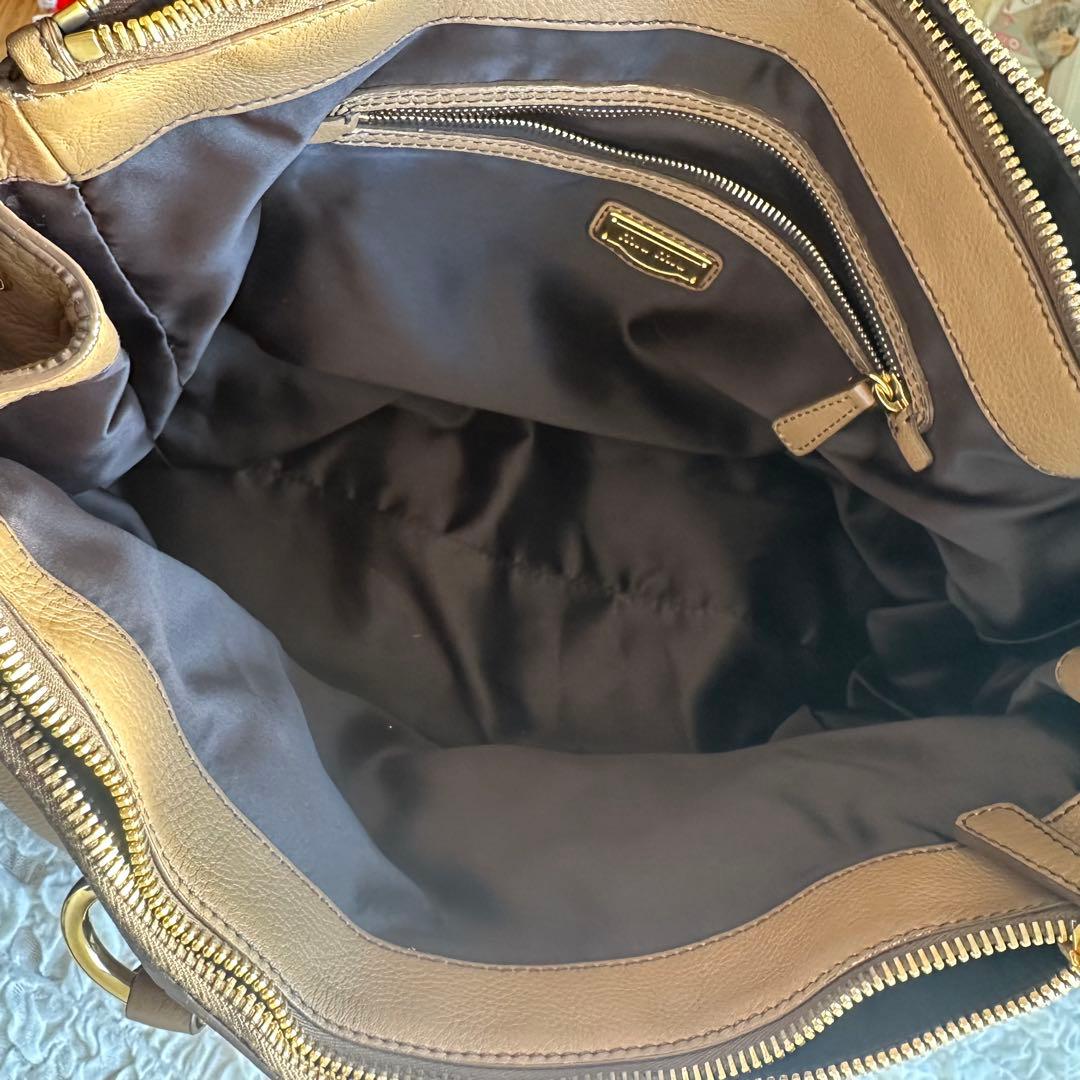 MIU MIU ブラウンレザー ハンドバッグ