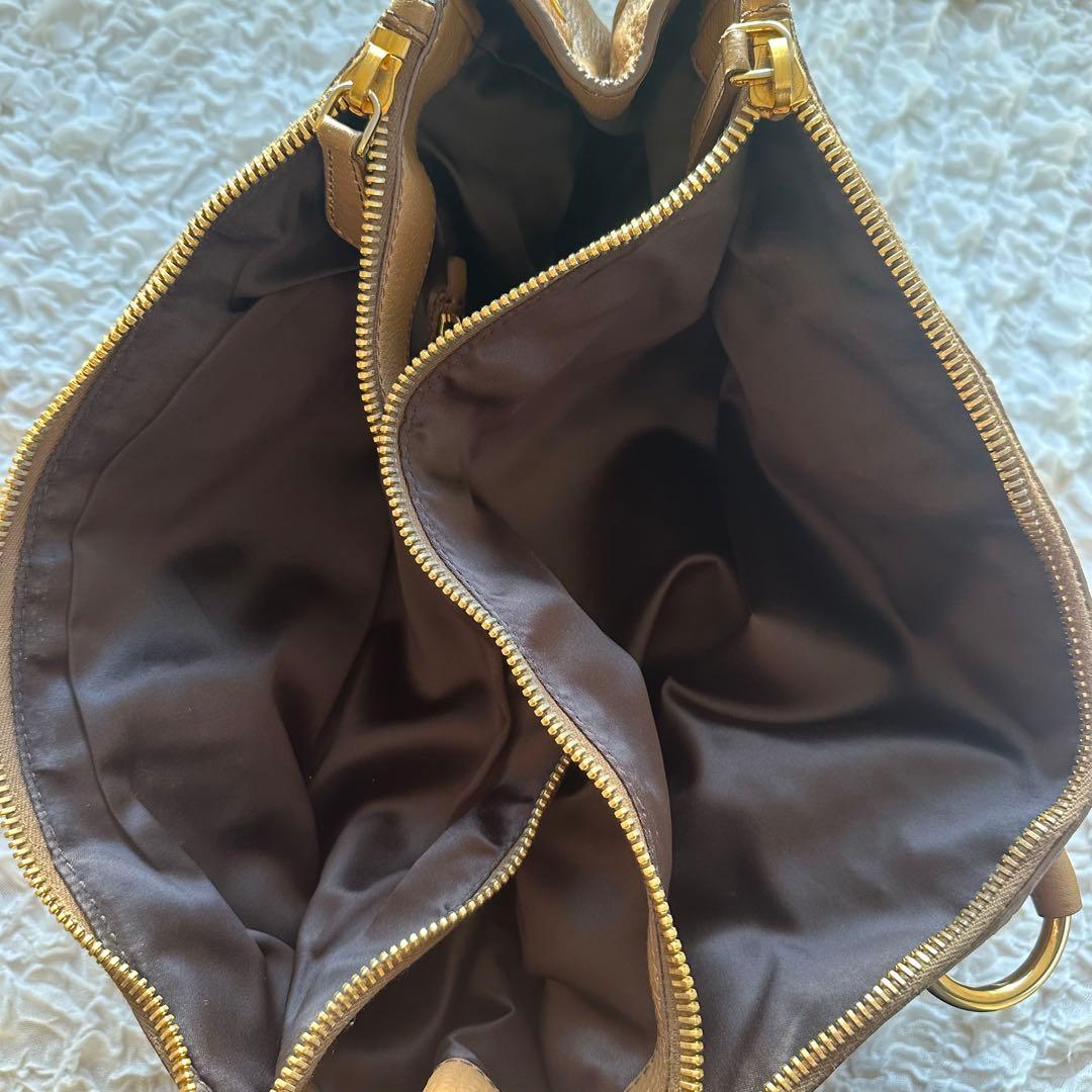 MIU MIU ブラウンレザー ハンドバッグ