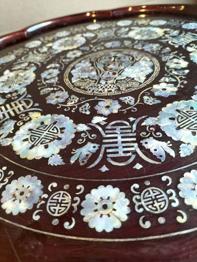 貝細工装飾の木製テーブル　御膳　螺鈿　使用感有