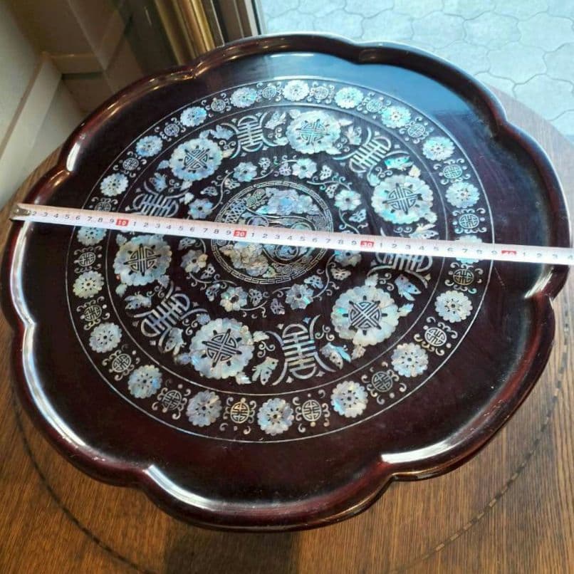 貝細工装飾の木製テーブル　御膳　螺鈿　使用感有