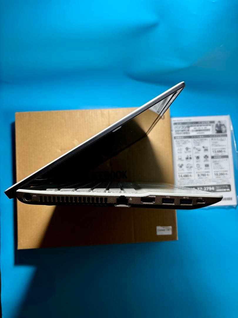 富士通 LIFEBOOK AH56/E2 i7 10510U SSD 2TB