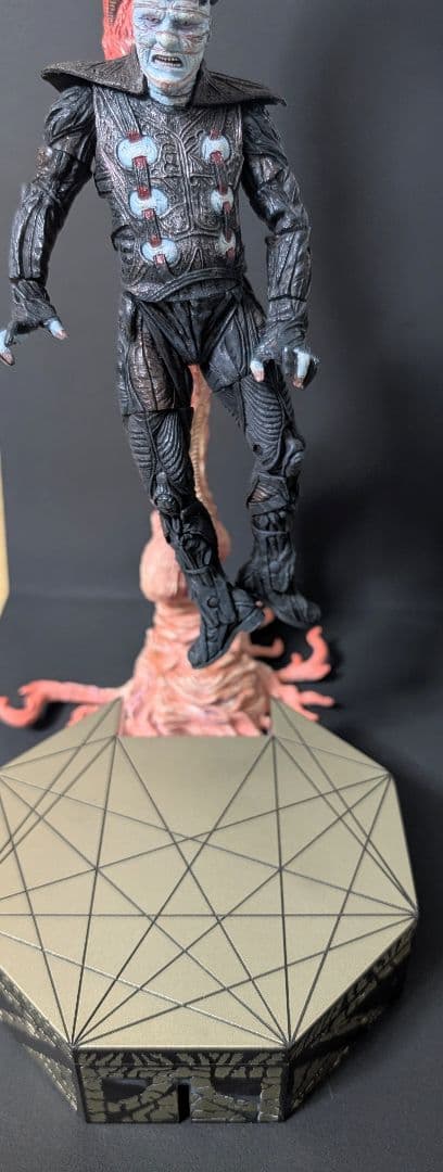 NECA HELLRAISER フィギュア　Dr.チャナード　箱なし欠品あり