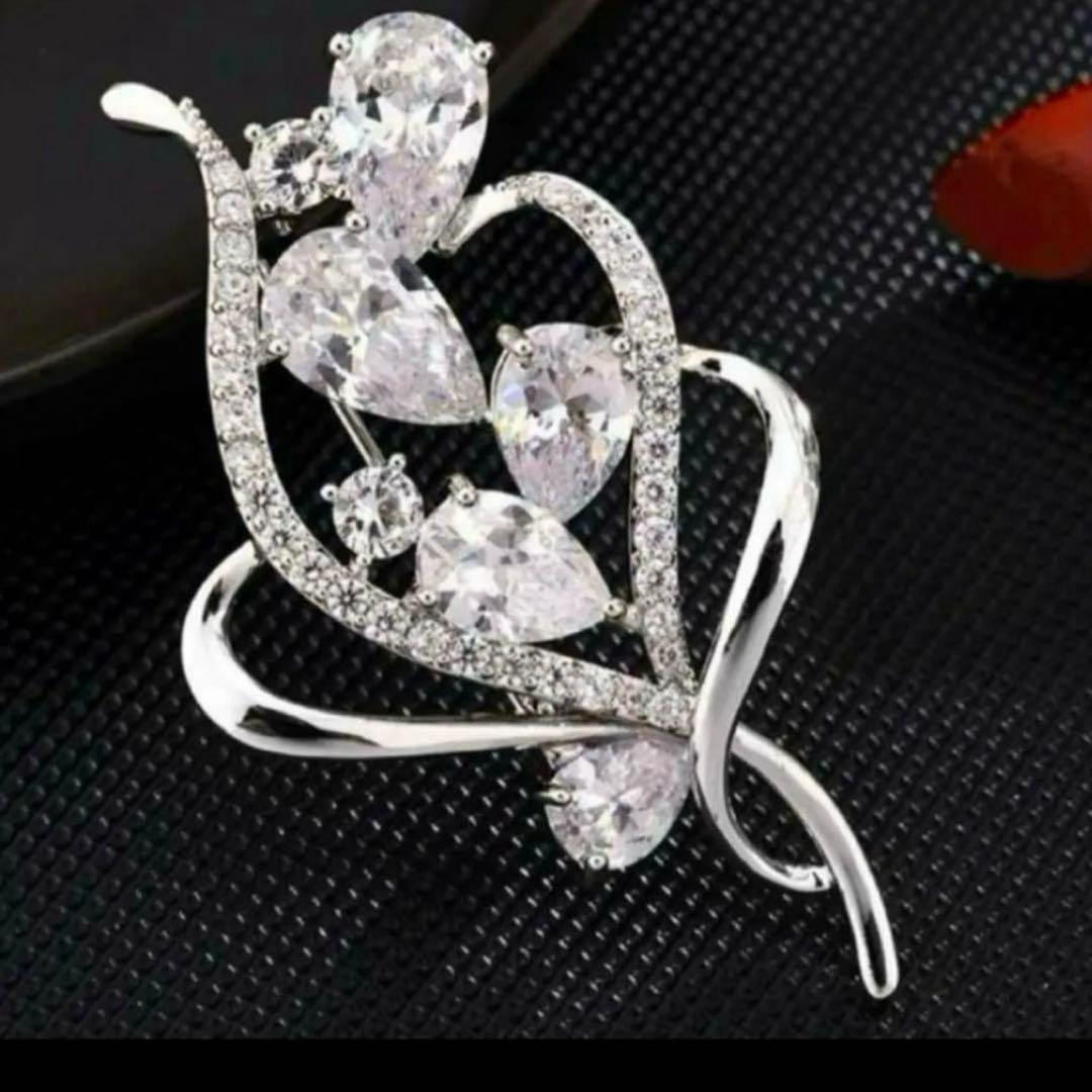 おまとめシャツブローチ