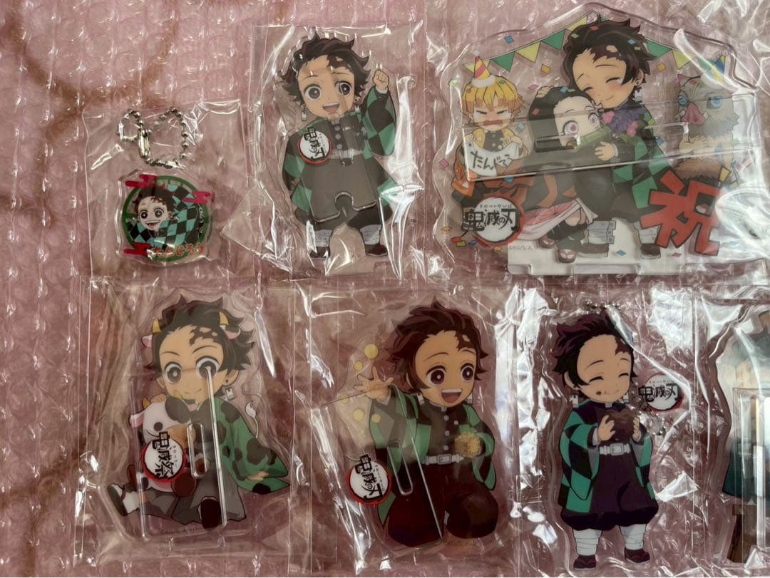 鬼滅の刃　竈門炭治郎　アクリルスタンド　チャーム　9点セット　希少