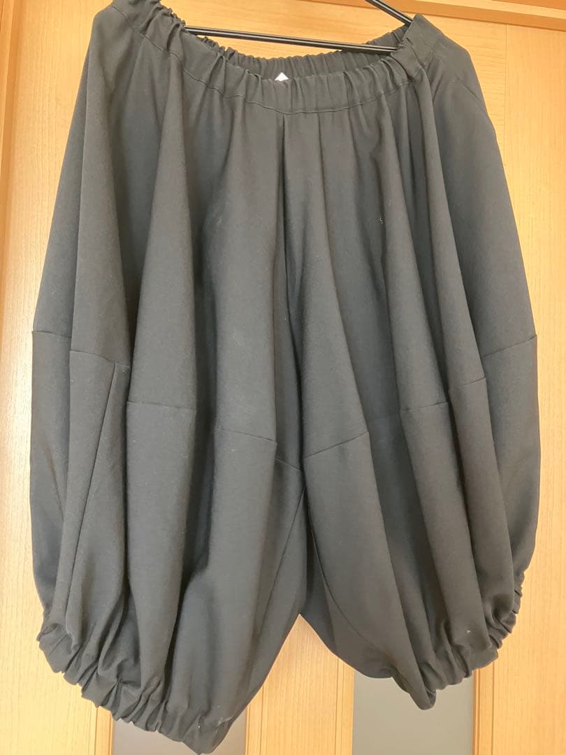 COMME des GARÇONS 黒 ガウチョパンツ