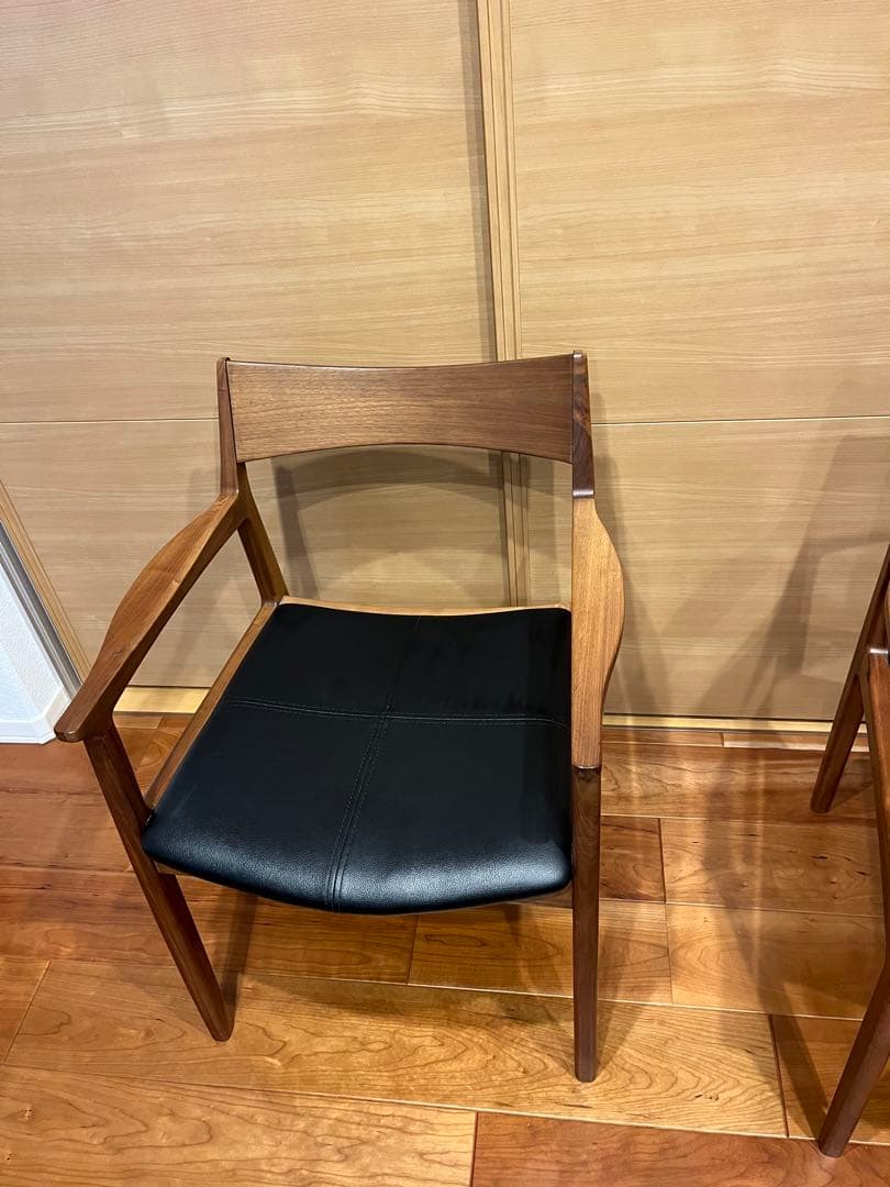 【かえる】ウォールナット アームチェア❷ 関家具