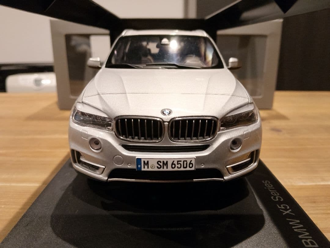1/18 パラゴンモデル　BMW X5　ディーラー　ミニカー　グレイシアシルバー