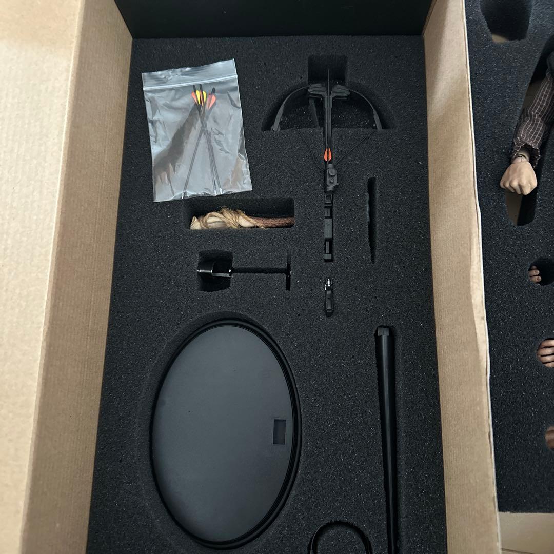 ウォーキングデッド　ダリルディクソン　フィギュア1/6