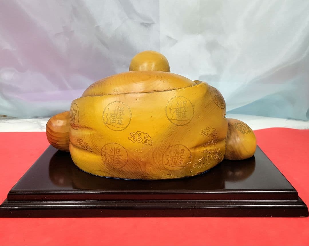 木彫り　笑仏　ガラス玉　台座付