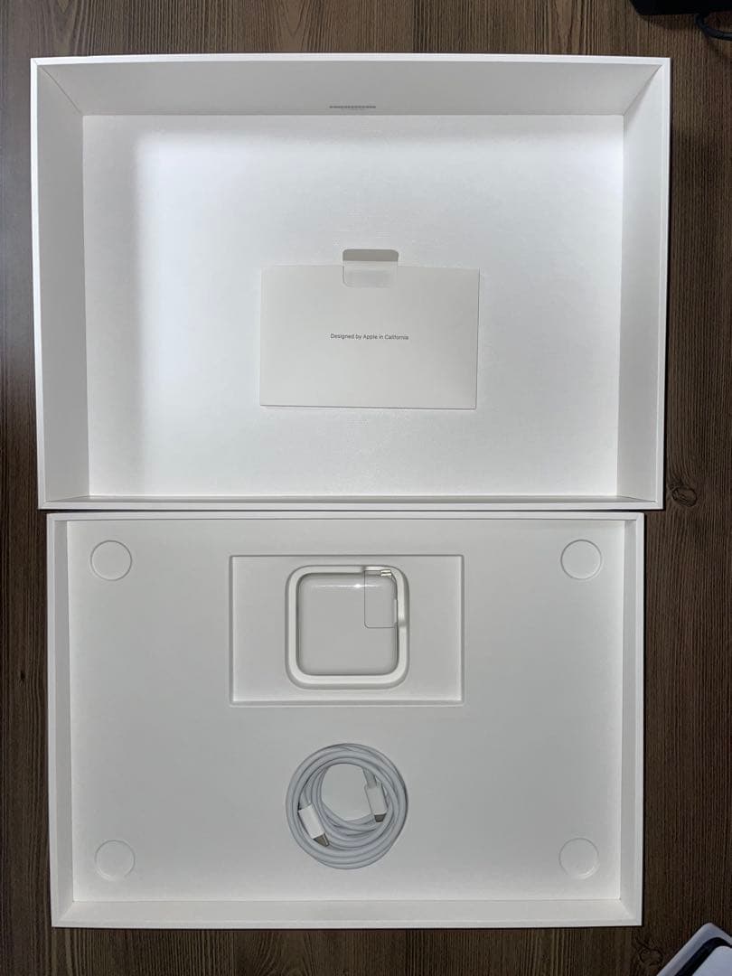 【屋内使用のみ】Apple MacBookAir M1 8GB256GBハブ付き