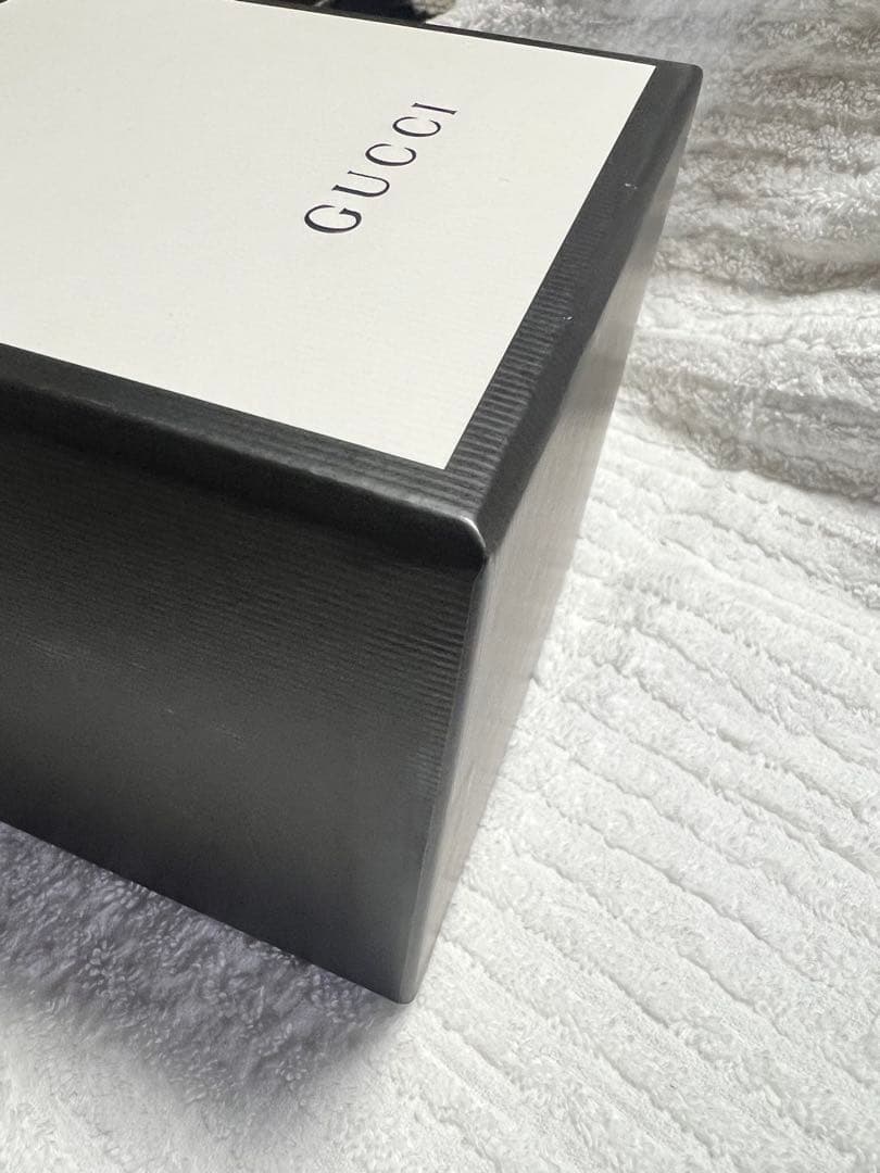 今だけ値下げGUCCI グリーン/レッド ラバーベルト時計ユニセックス