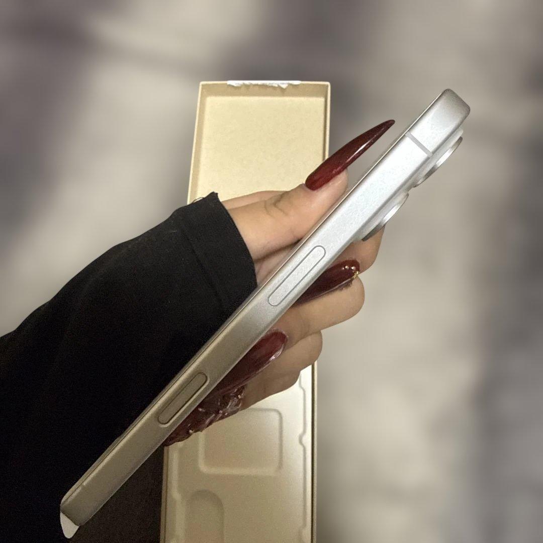 Apple iPhone 16ホワイト 本体