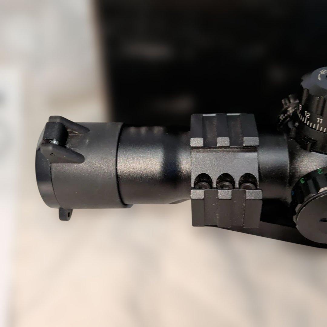 3色イルミネーテッド ライフルスコープ マウント付 1.5-4x30