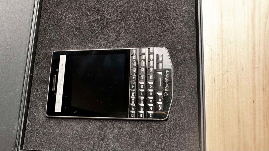 BlackBerry PORSCHE DESIGN P'9983 スマートフォン