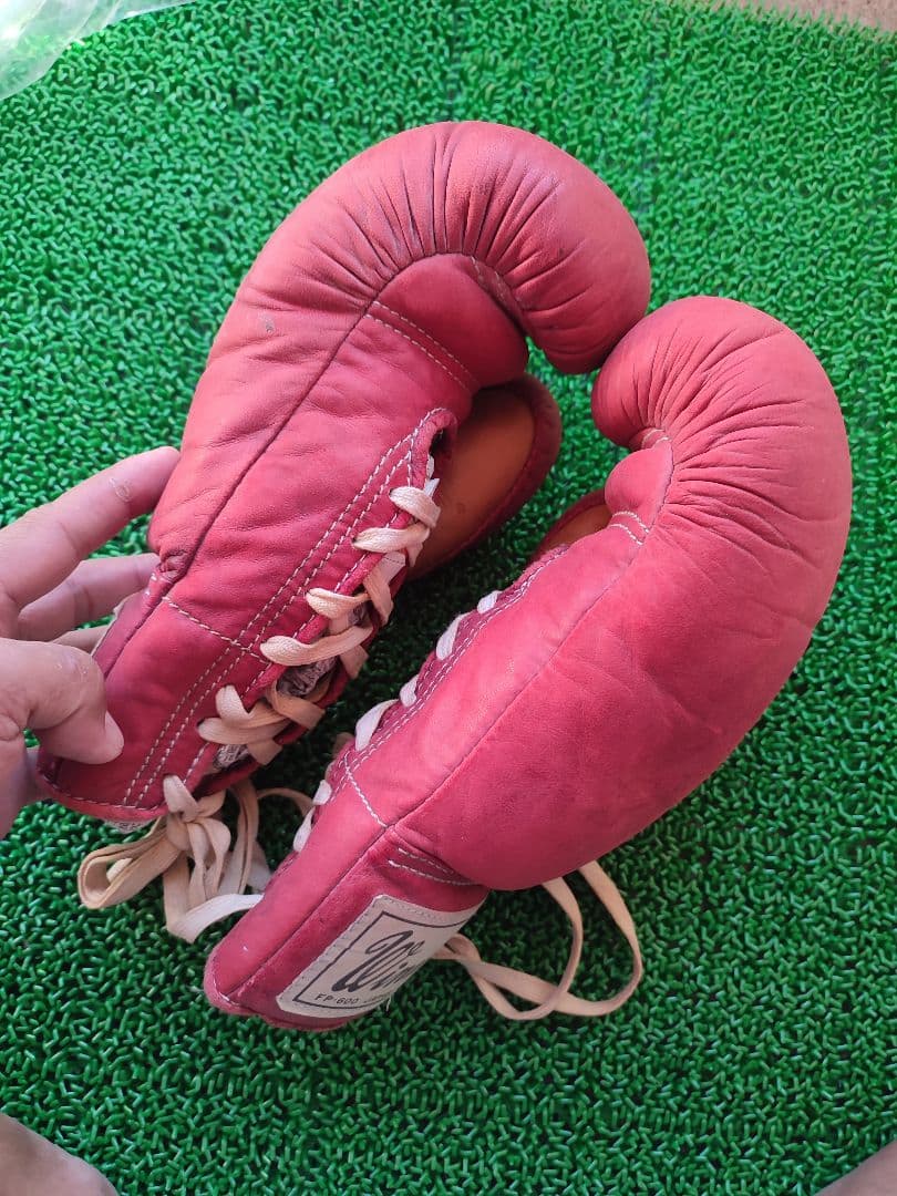 き*屋様 Winning S.S ボクシンググローブ レッド 6オンス、旧デザイ