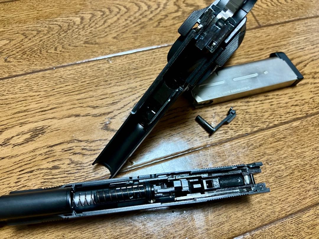 東京マルイMEUピストル　スパイ風カスタム　セット