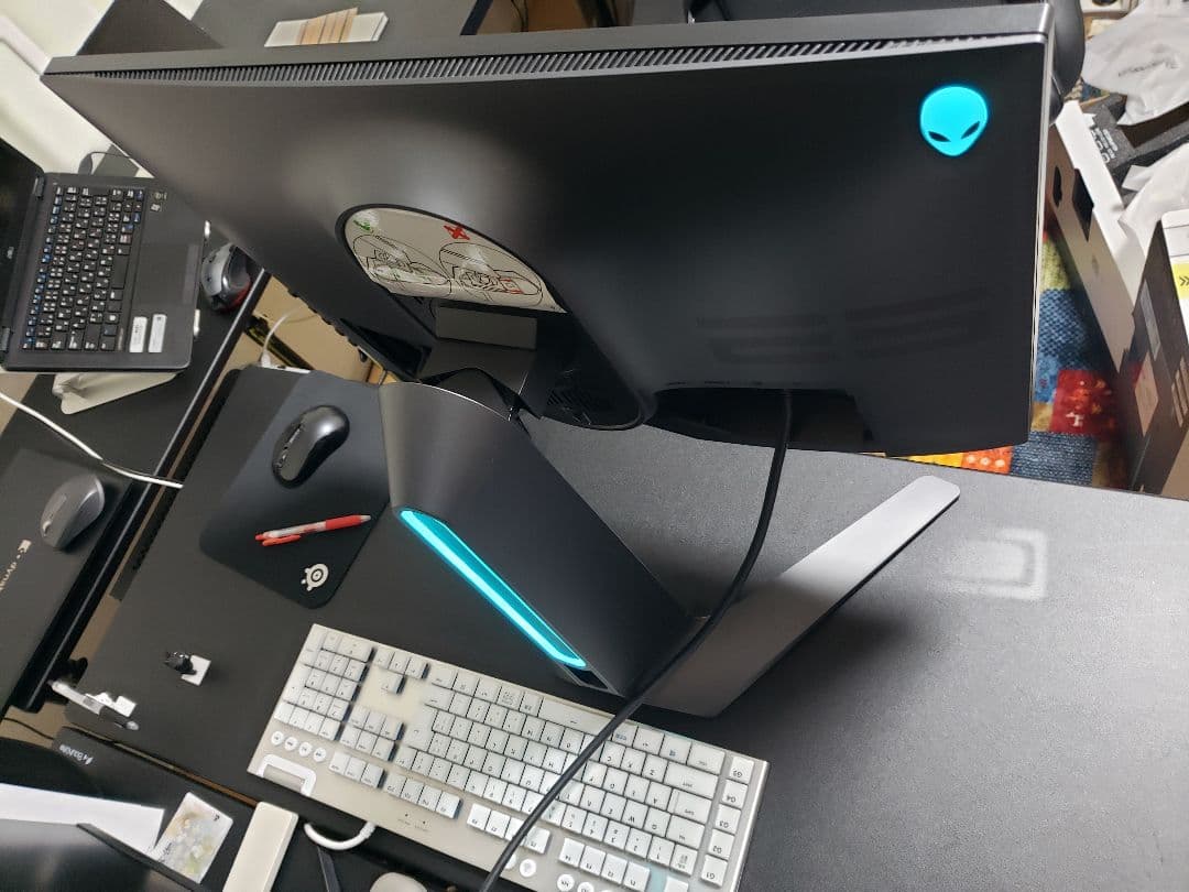 ケーミングモニター　Alienware AW2521HF