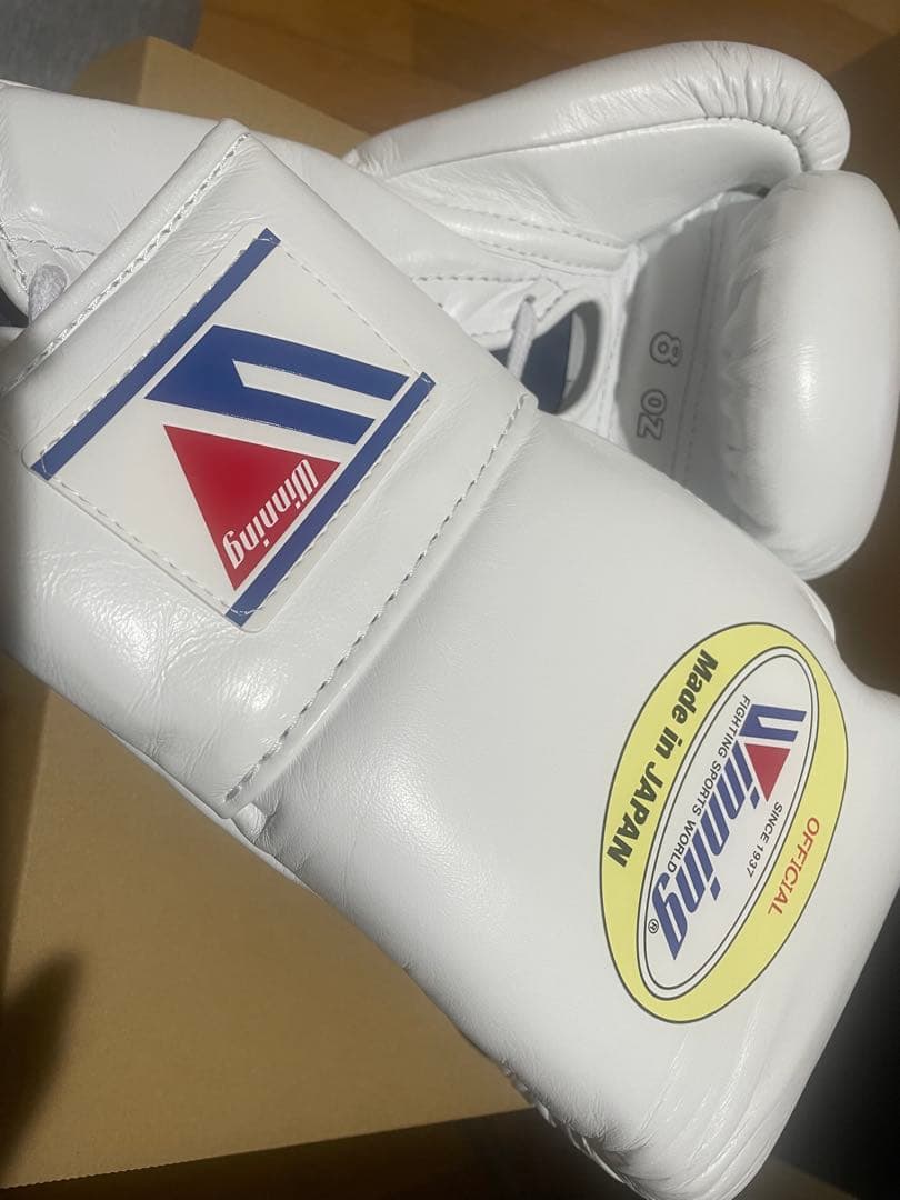 Winning(ウイニング)ボクシンググローブ ホワイト8oz ひも式