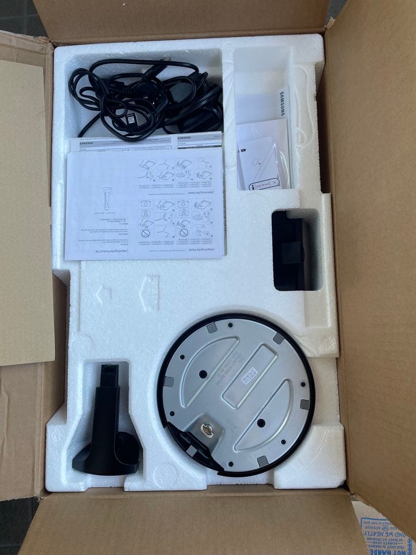 サムスン24 インチカーブドモニター