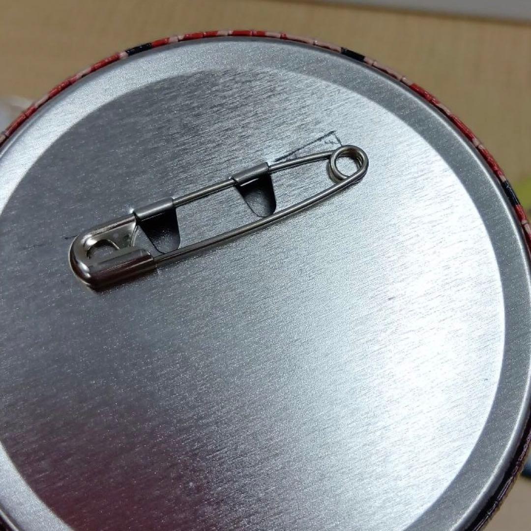 ❶ワンピース 紙類 ステッカー 輩缶バッジ マスコットなど まとめ売り