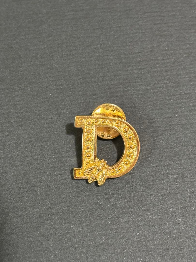 クリスチャン　ディオール　dior ピンブローチ　蜂　ビー　Dロゴ　ゴールド