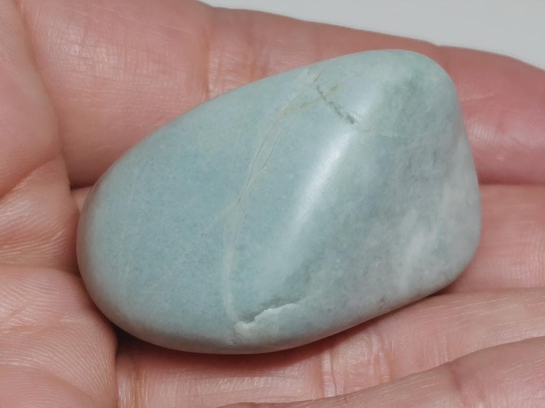 糸魚川53 翡翠 48g ヒスイ 原石 鑑賞石 自然石 誕生石 鉱物 鉱石 水石