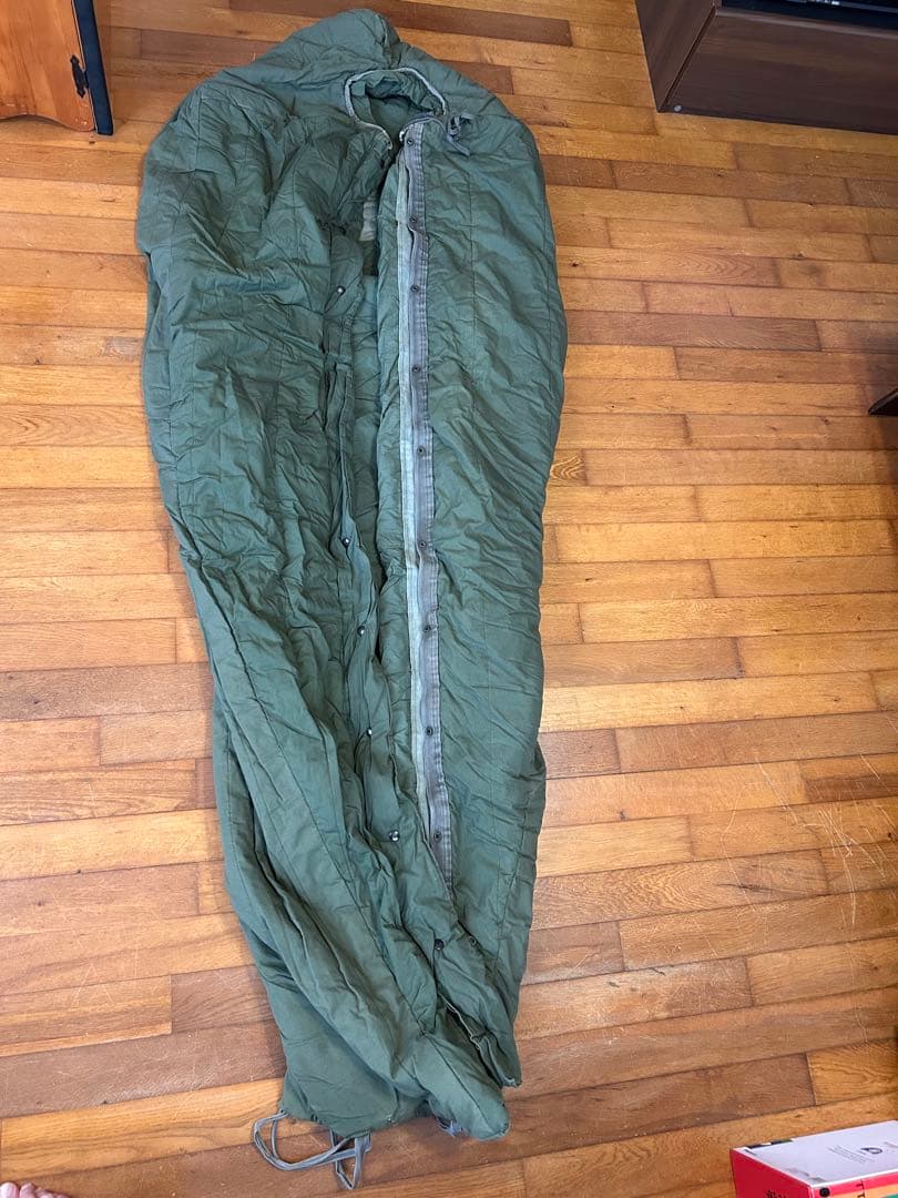 米軍放出品　ミリタリー　シュラフ