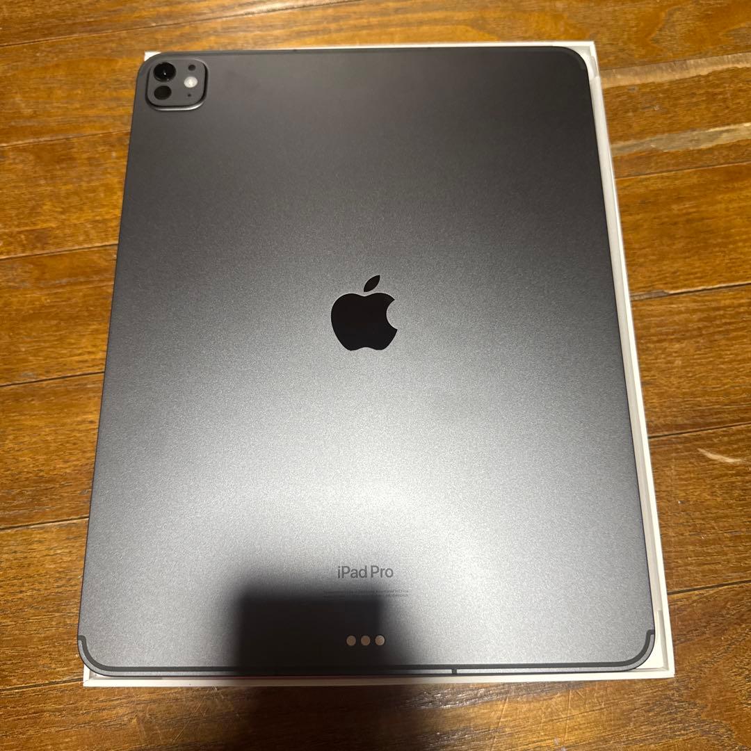 Apple iPad Pro 13 インチ M4 512GB ほぼ未使用