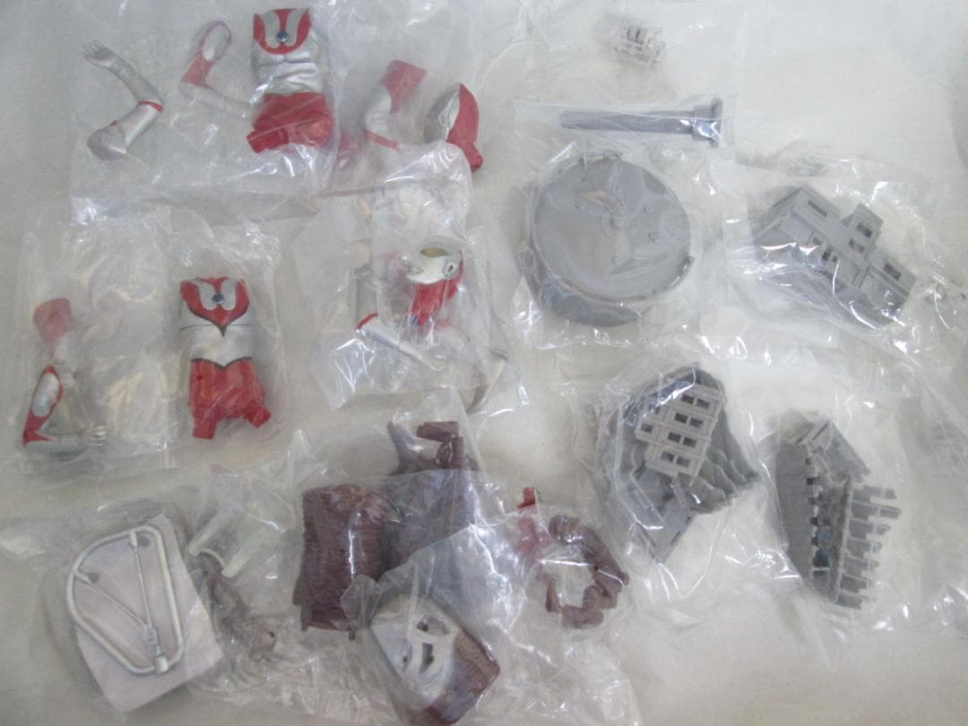 新品未開封　アルティメットルミナス　ゴモラ　ウルトラ6兄弟　ティガ セット