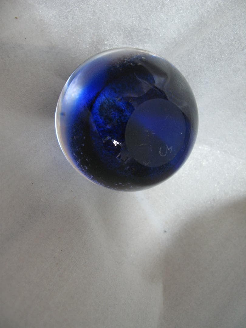 宇宙の銀河をモチーフにしたオブジェ 惑星 ガラスのアーティスト ワタナベカズオ