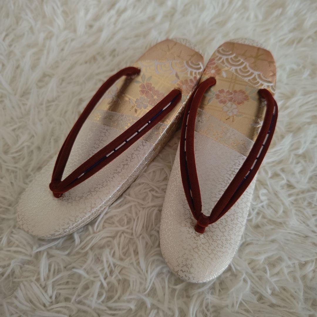美品✨　花柄 和装用バッグと草履 セット　ホワイト×ゴールド
