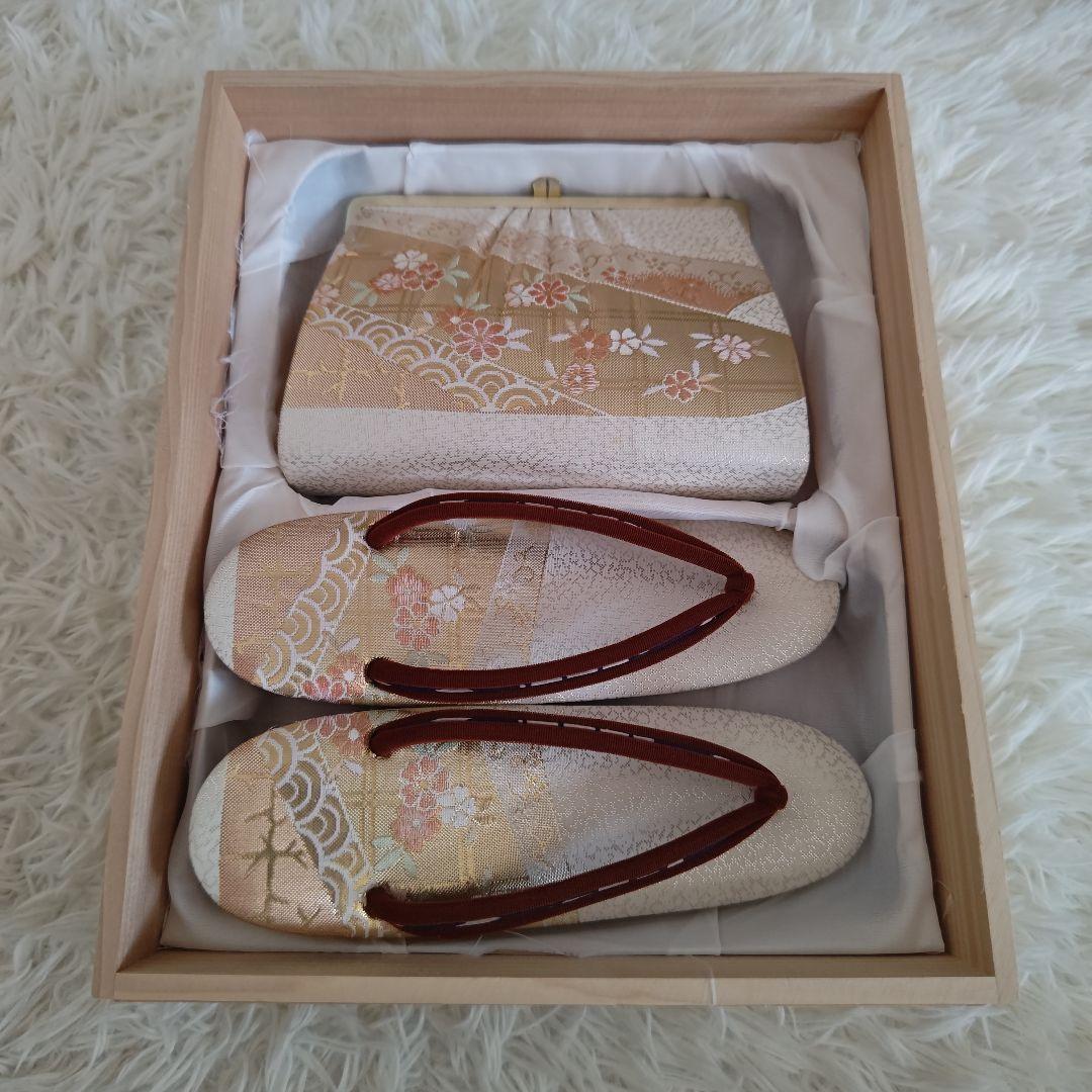 美品✨　花柄 和装用バッグと草履 セット　ホワイト×ゴールド
