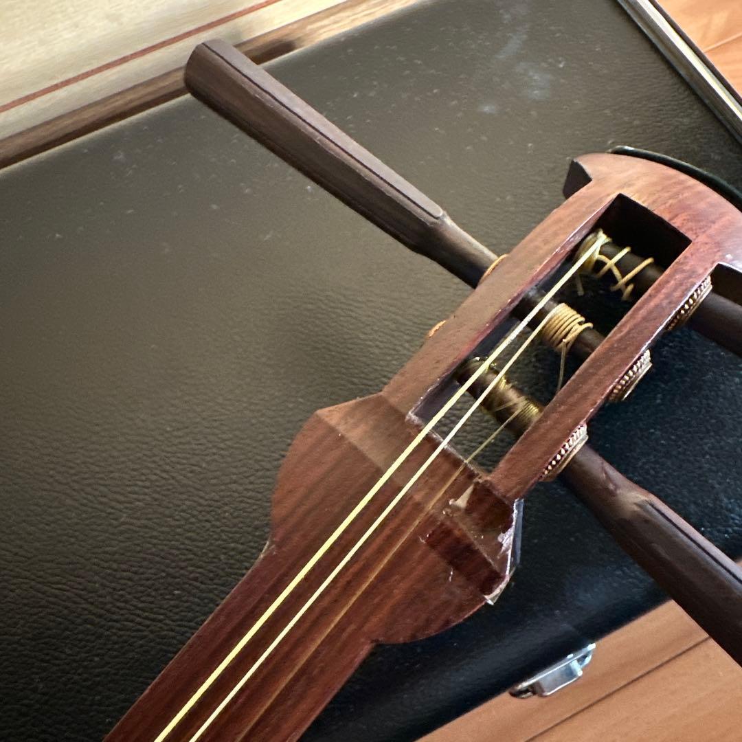 三味線本体 細棹 ハードケース付き 秋田三味線 長唄等 ３弦 訳あり