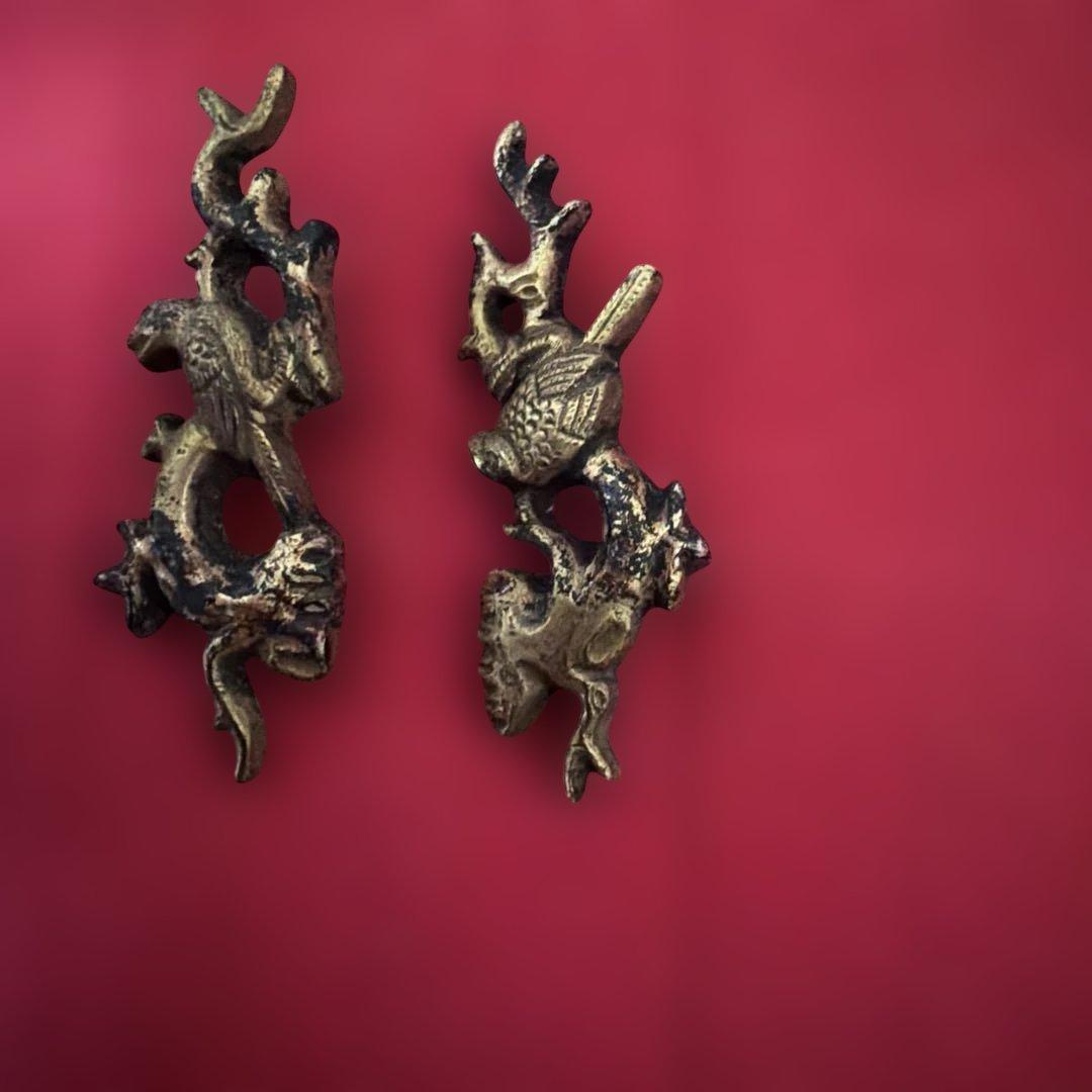 繊細細工の枝に鳥絵 赤銅地目貫 刀装具