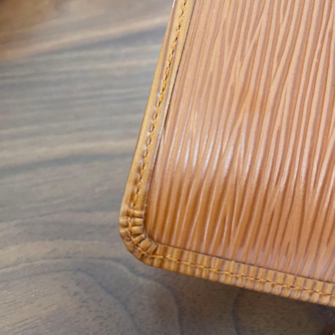 LOUIS VUITTON キーケース