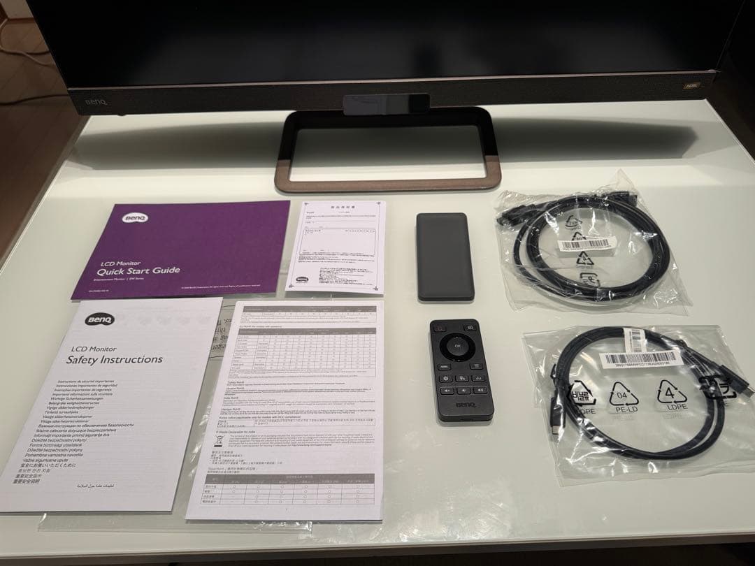 32インチ IPSパネル 4Kモニター 2.1chスピーカー搭載 EW3280U