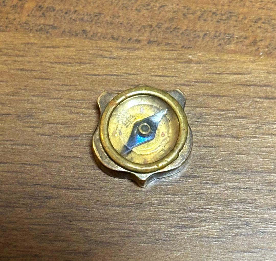 アンティーク　懐中時計鎖用 方位磁石　彫金　金工　k18？